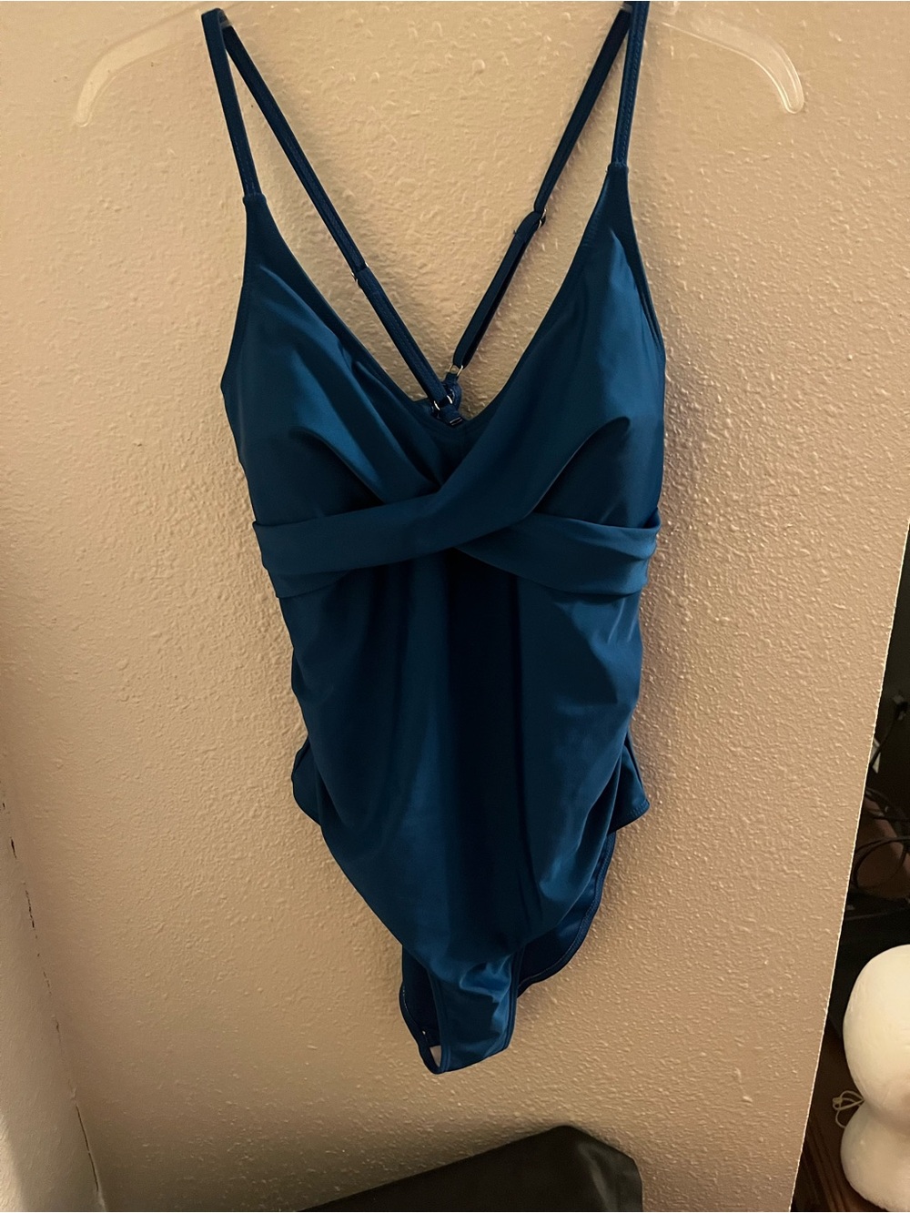 Brand New Never Worn Teal Ladies One-Piece Swimsuit with Twist Front